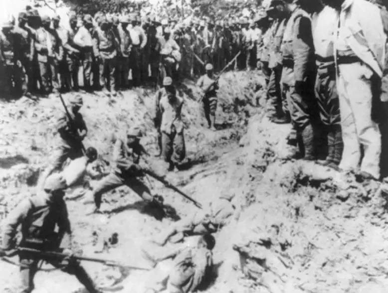 南京大屠杀中，10万国军战俘为何不反抗？40年后幸存老兵道出真相