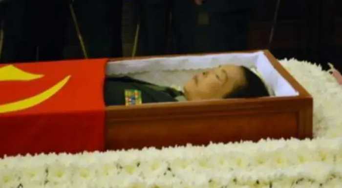 2013年，中国“女排将军”陈招娣病逝后，一张罕见的遗容