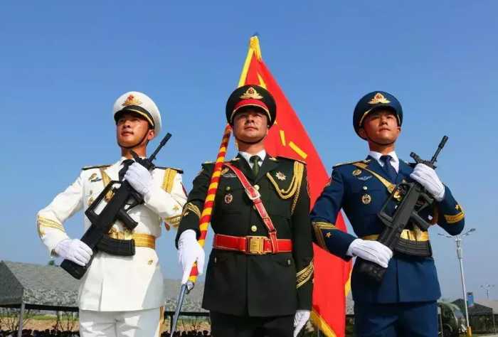 今天八一：10首出塞诗，致敬所有的中国军人